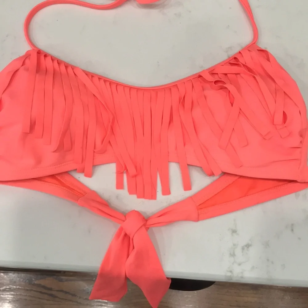 BIKINI top M FOR TWEENS OR SMALL ADULT. Very bright coral color. Tie n back/neck - Picture 6 of 6